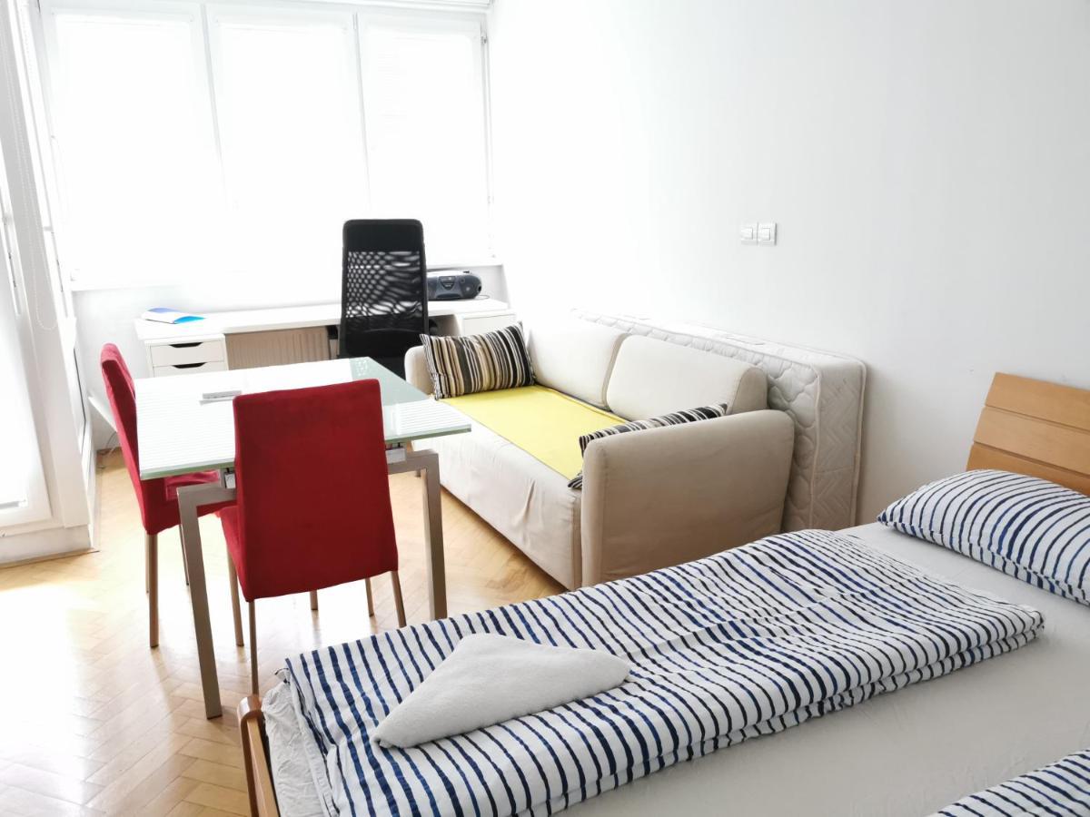 Apartamento City Centre Studio With A Balcony And Free Parking Liubliana Exterior foto